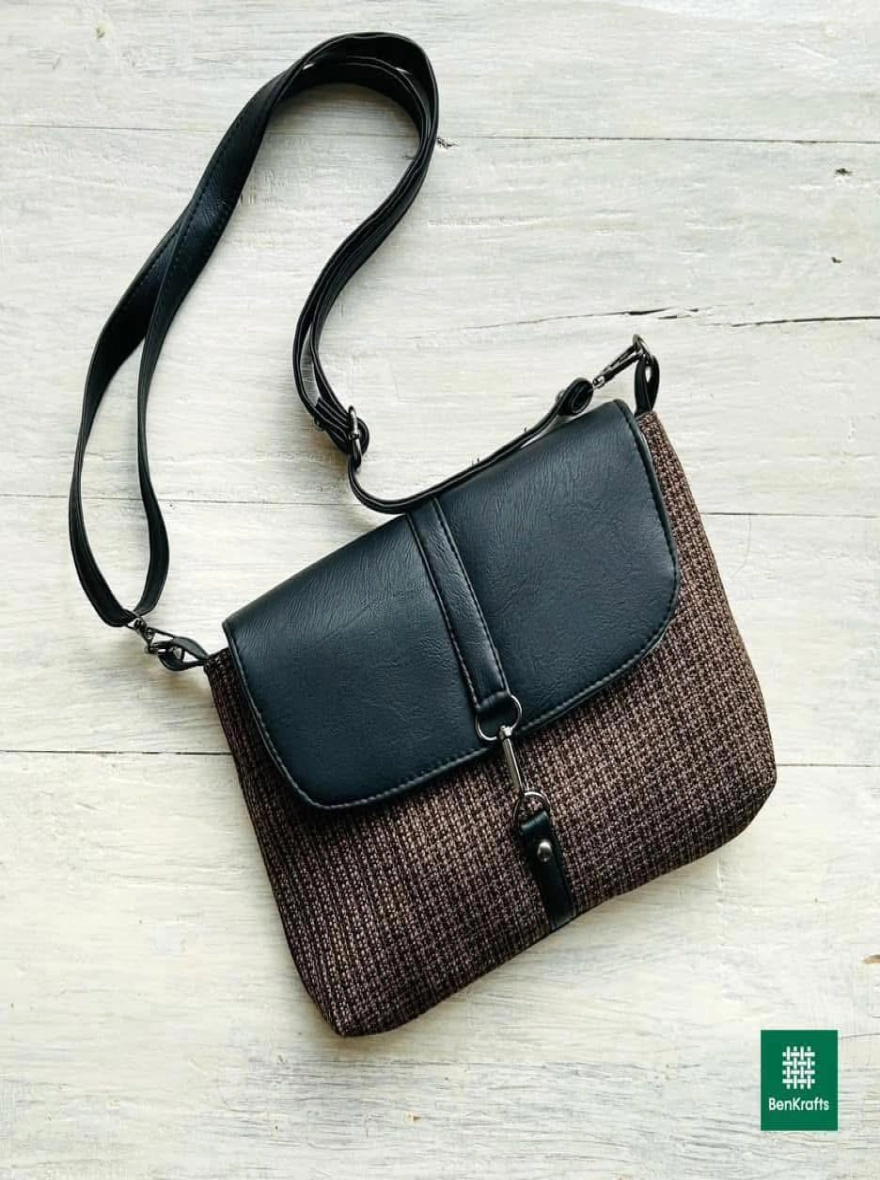 Urban Heritage Tweed Crossbody Bag