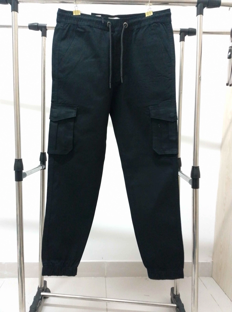Men’s Urban Slim-Fit Cargo Jogger Pants – Black