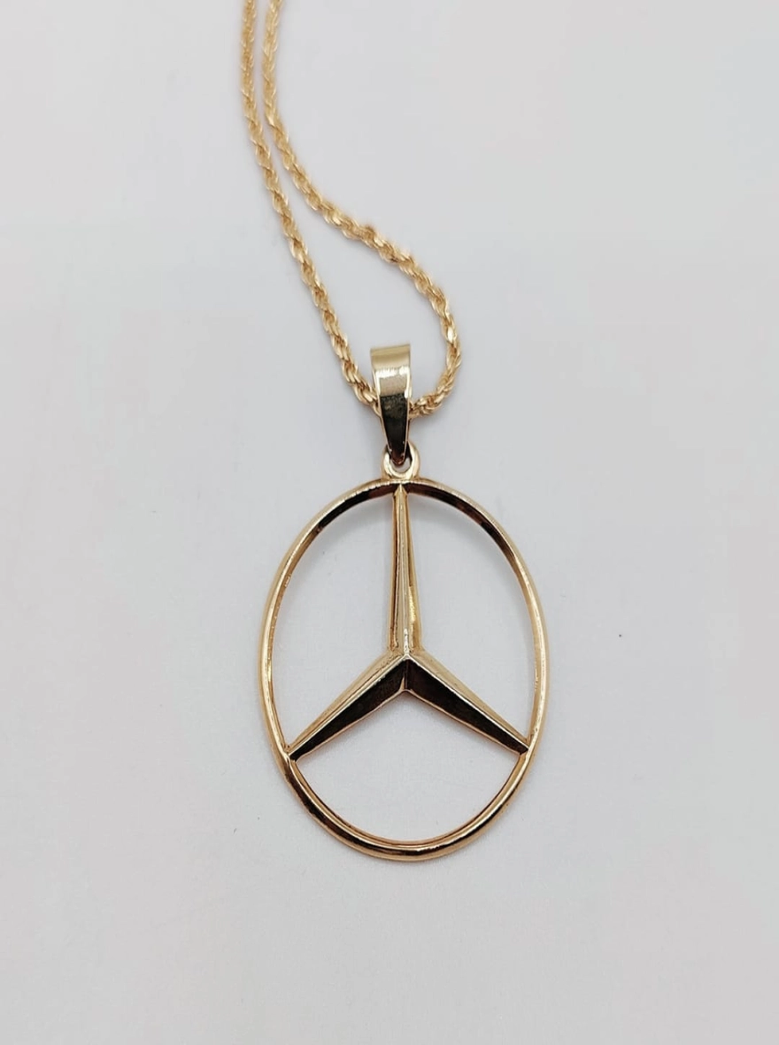 Iconic Silver Three-Point Star Pendant Necklace