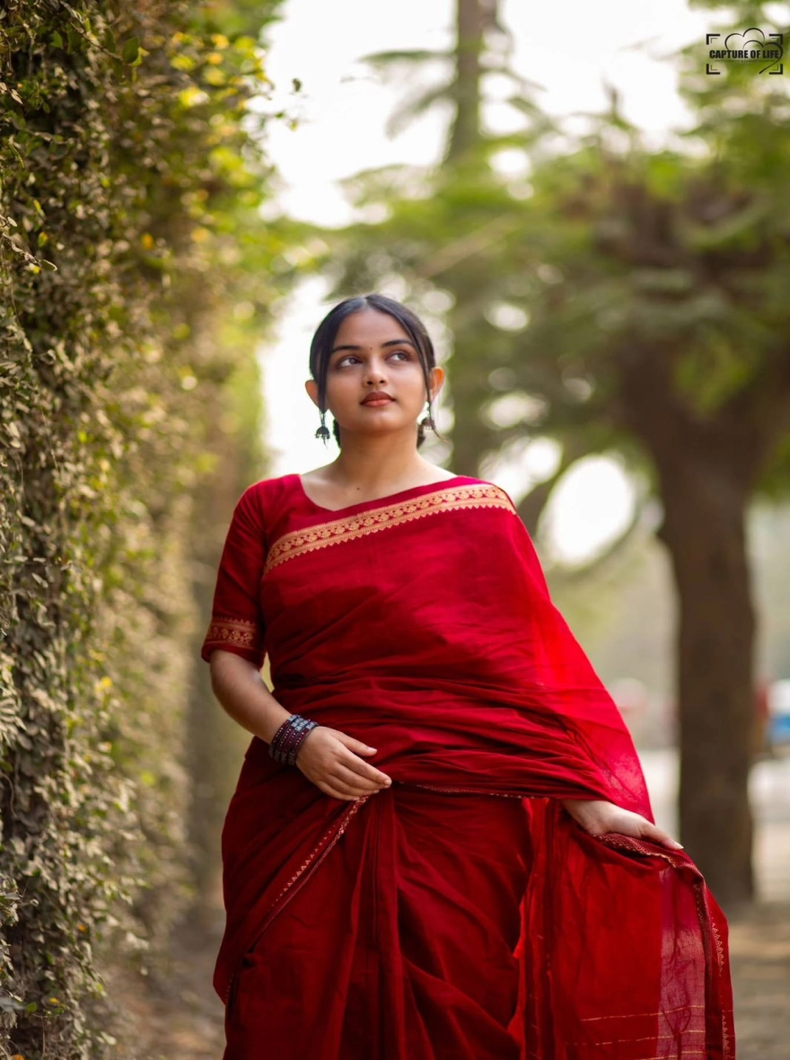 Women's Exclusive Fashionable Trendy Tangail Half Silk Nakshi Pair Saree - Maroon
