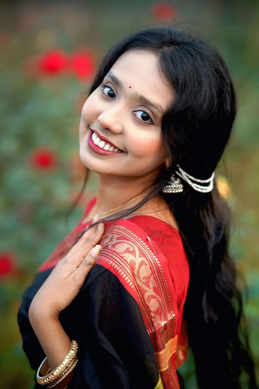 Women's Premium Quality Cotton Maslais Saree - Classic Black & Red Festive Edition