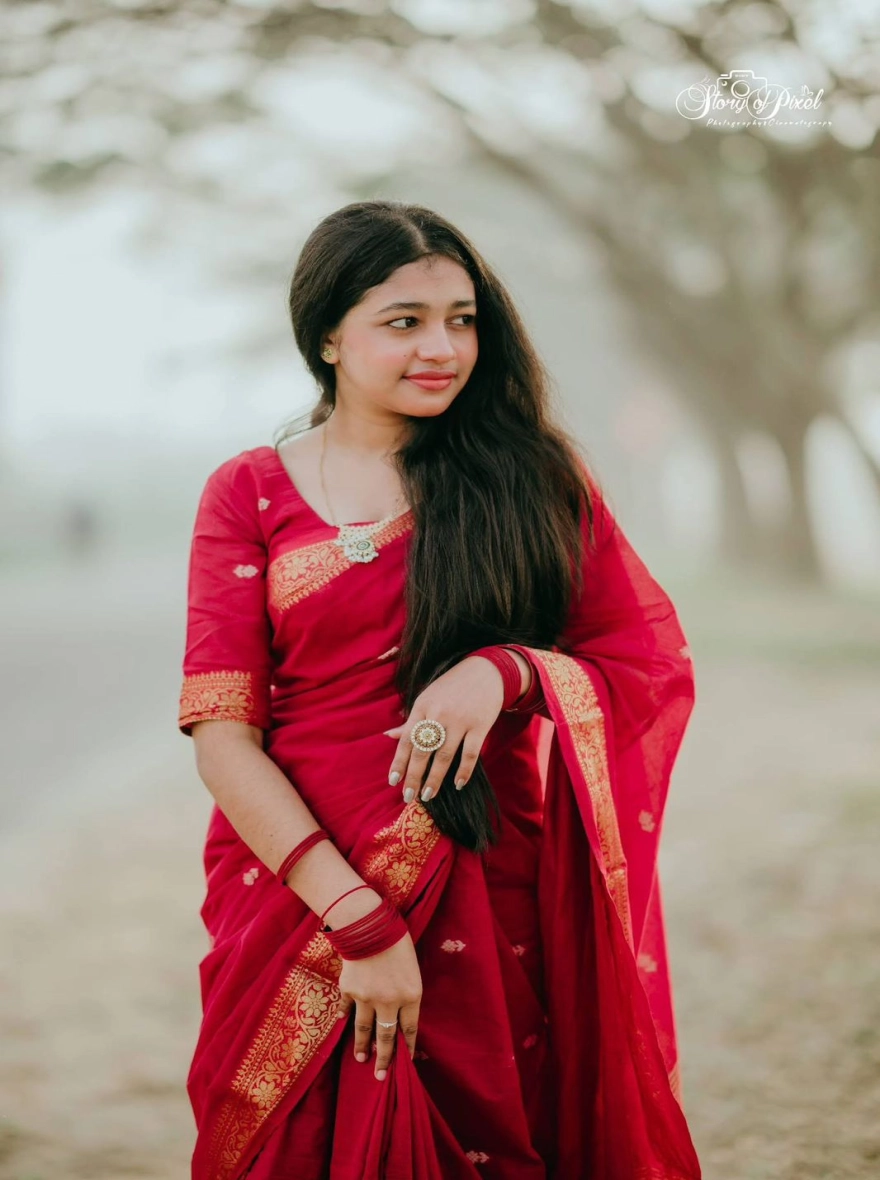 Women's Exclusive Fashionable Trendy Tangail HalfSilk Nakshi Pair Saree - Elegant Maroon & Gold