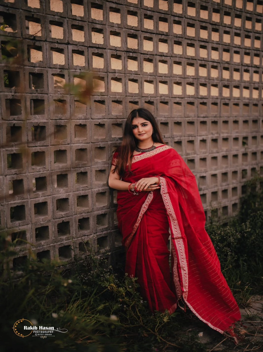 Women's Exclusive Fashionable Trendy Tangail HalfSilk Nakshi Saree – Heritage Maroon & Gold