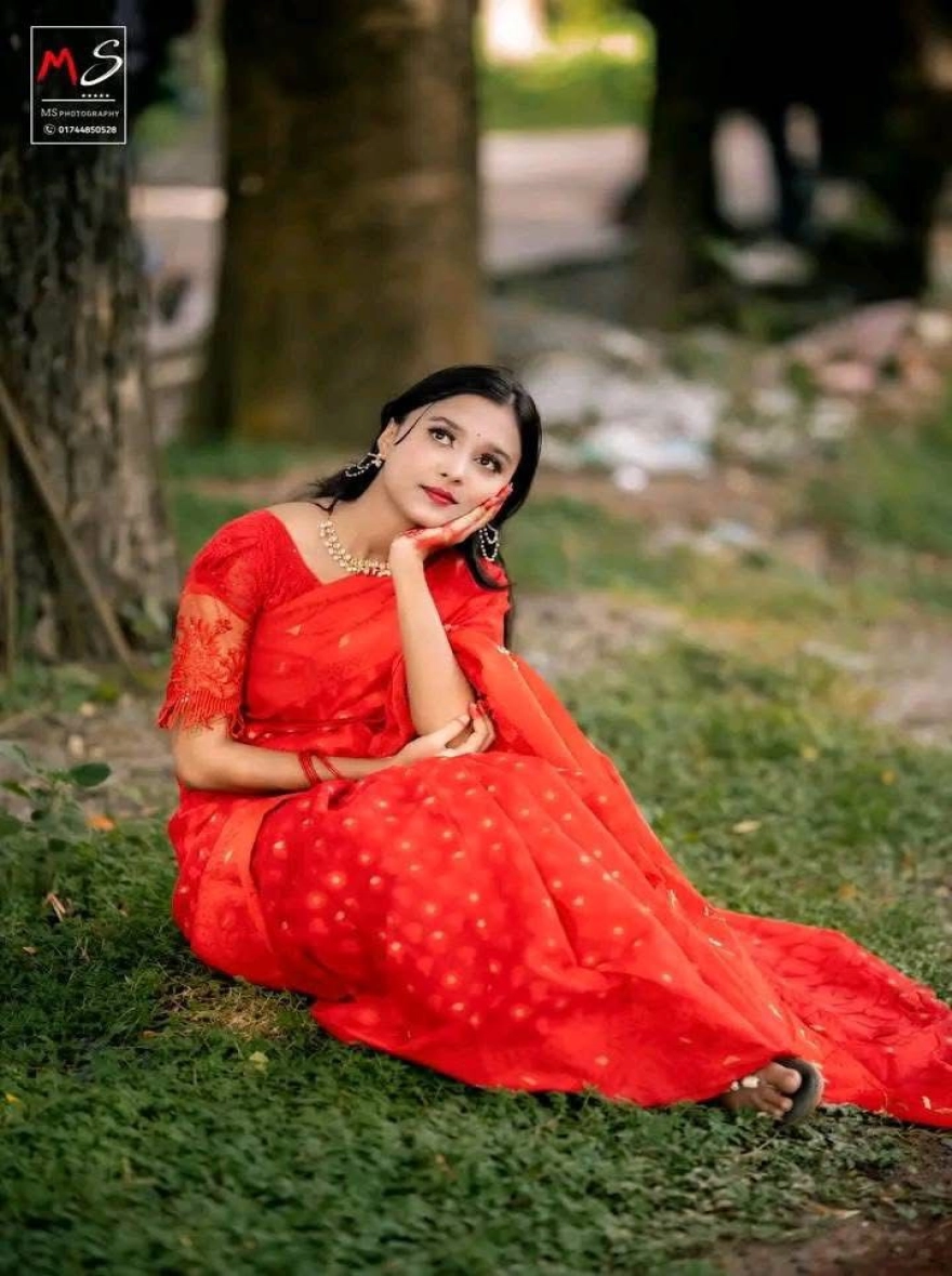 Women's Traditional Nakful Jamdani Saree – Vibrant Red & Gold Heritage Edition