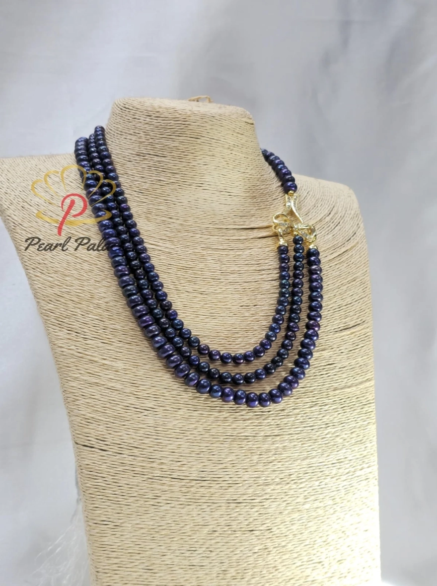 Midnight Elegance – Triple Layer Black Freshwater Pearl Necklace