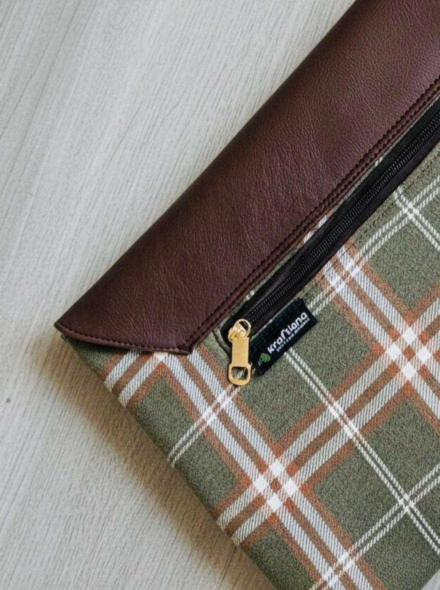 Heritage Sage Plaid Laptop Sleeve