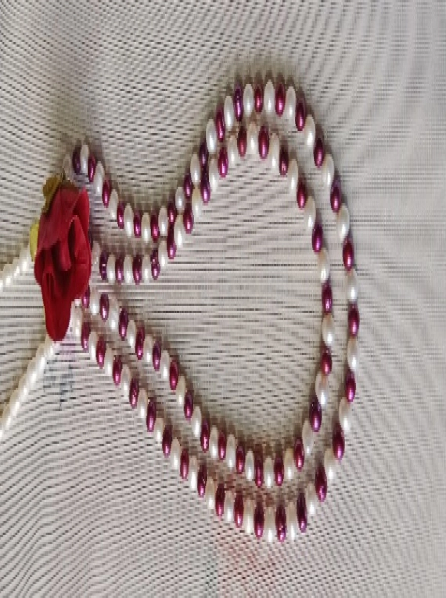 White and meroon pearl 2 Layer necklace