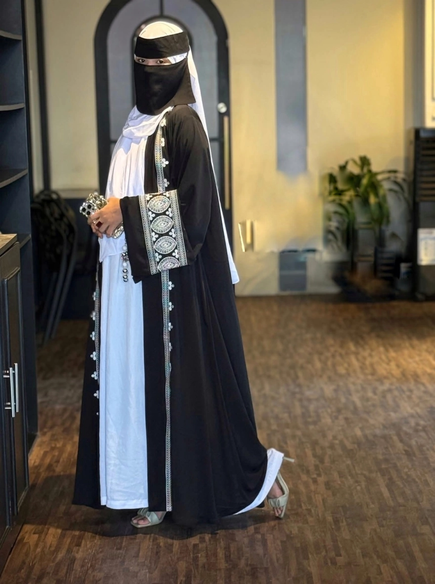 Maroon Grace Contrast Lace Open Borkha