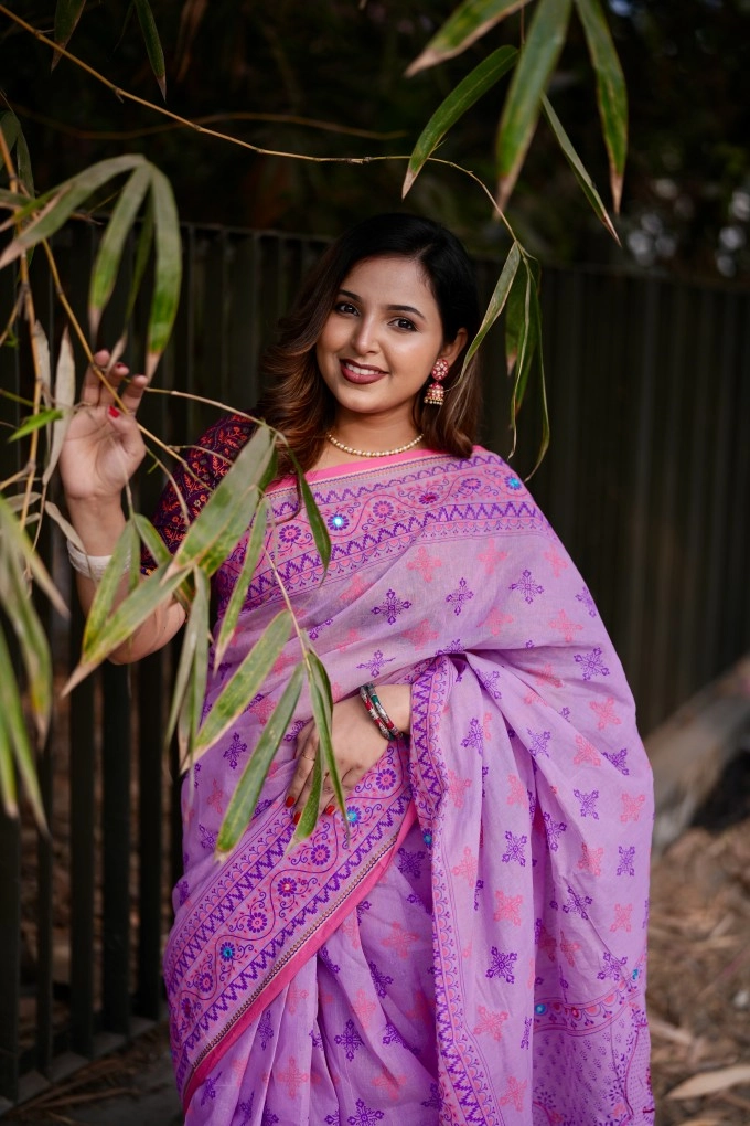 Prijosree Signature Boutique –Multicolour screen Print Saree with tarsel and doller design.