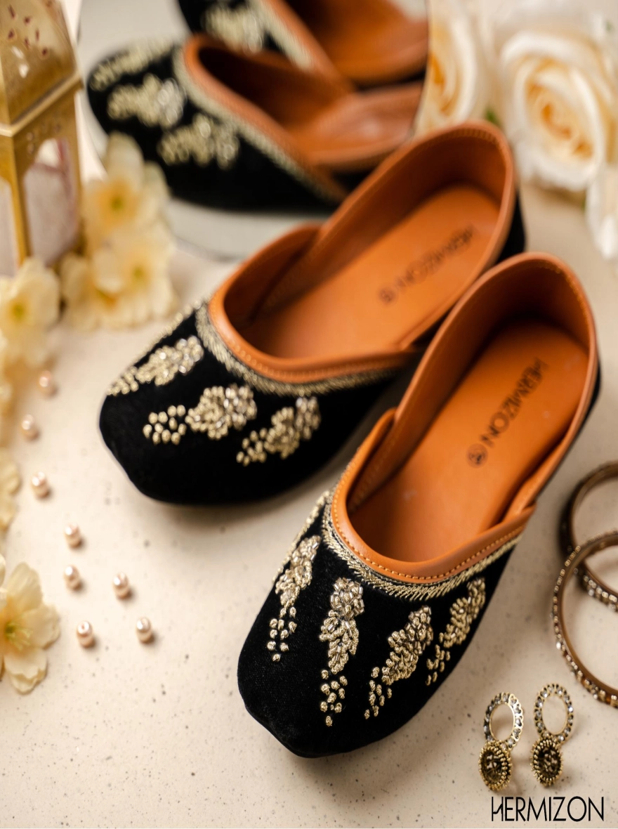 Emmy Velvet Hand-Embellished Juttis