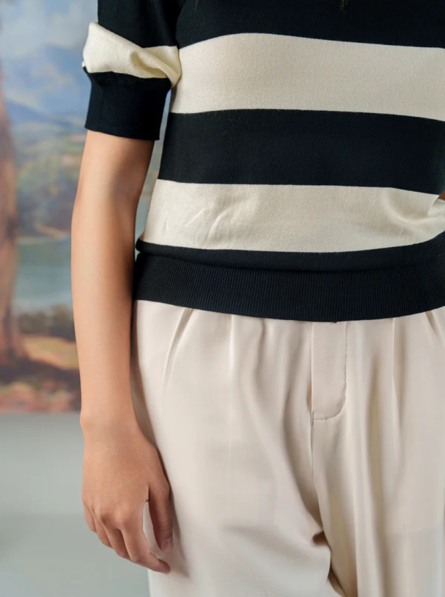 Puffed Sleeve Knit Top