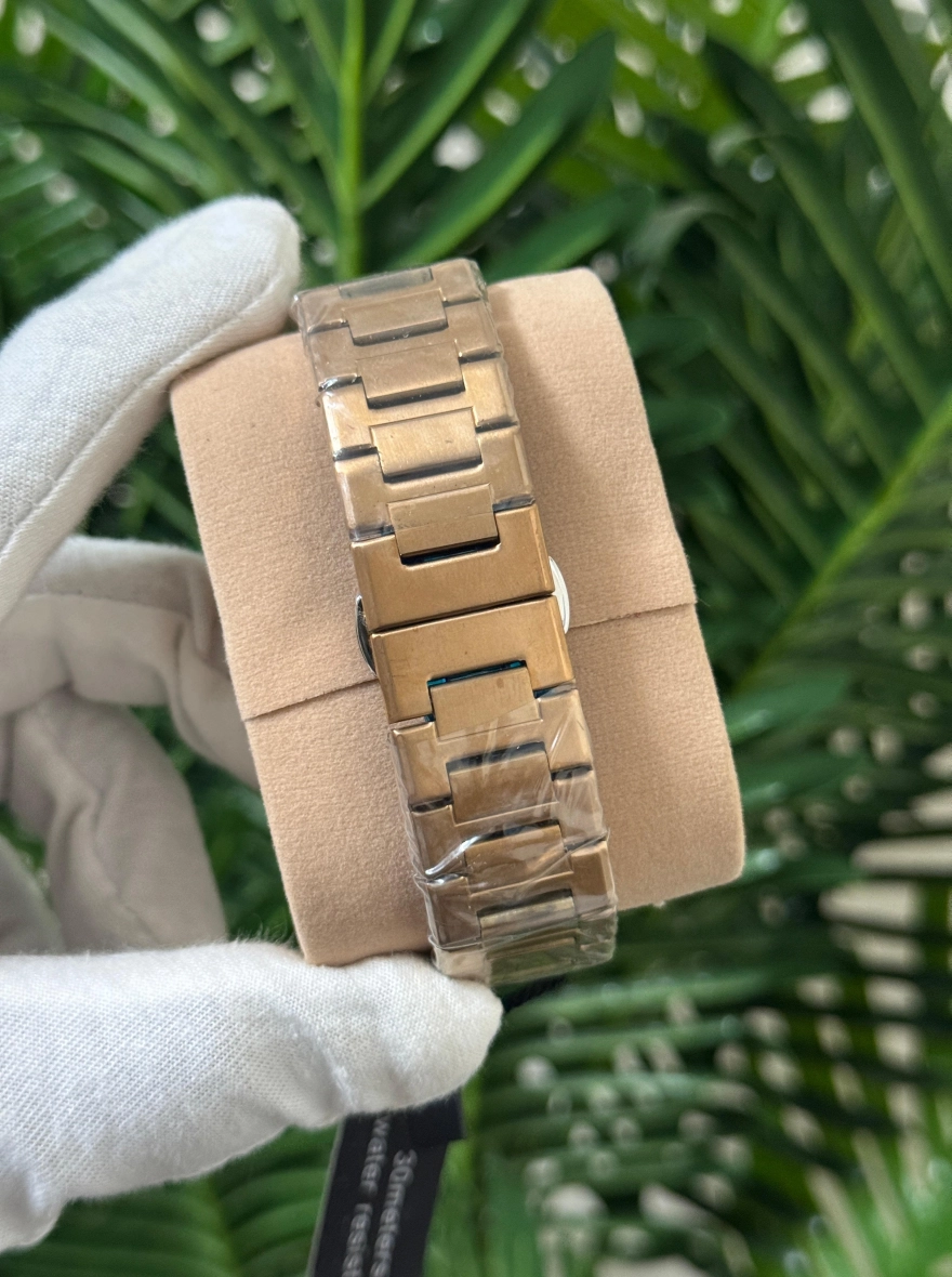 BESTWIN Men’s Gold-Tone Minimalist Quartz Watch