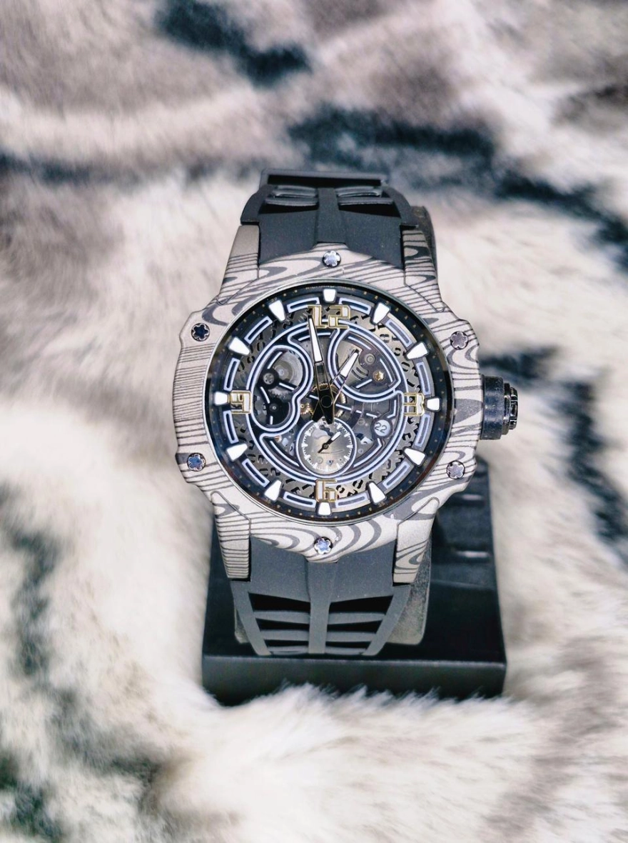 Men’s Skeleton mechanical movement Watch