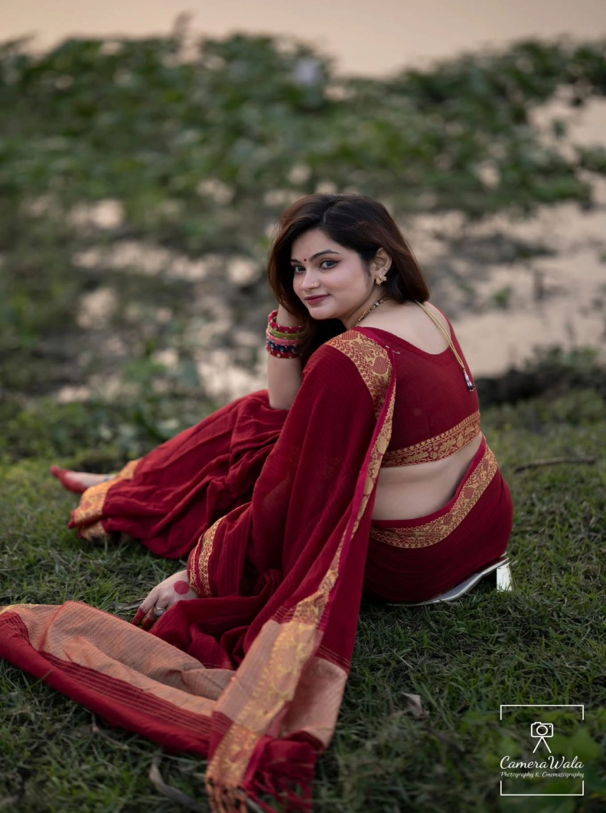 Women's Exclusive Fashionable Trendy Tangail HalfSilk Nakshi Pair Saree - Maroon