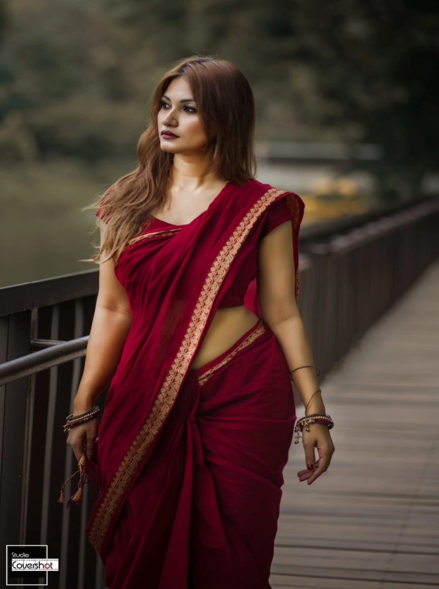 Women's Exclusive Fashionable Trendy Tangail HalfSilk Nakshi Pair Saree - Maroon