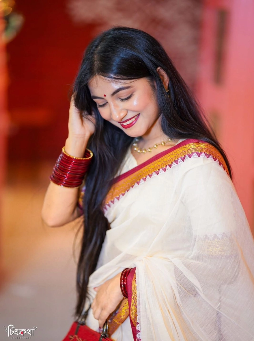 Women's Elegant Off White HalfSilk Nakshi Pair Saree - Festive Red & Gold Border