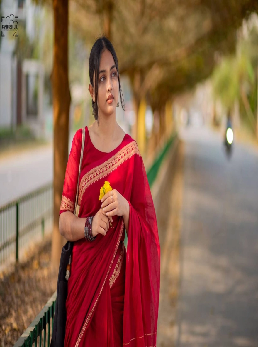 Women's Exclusive Fashionable Trendy Tangail Half Silk Nakshi Pair Saree - Maroon