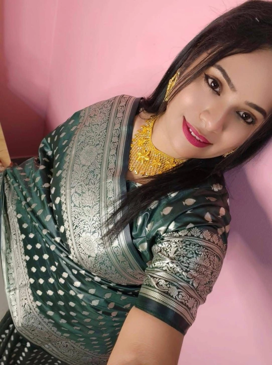 Women's Viral Porimoni Katan Saree - Royal Bottle Green & Silver Zari