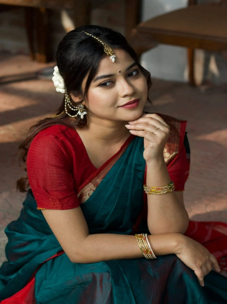 Women's Tangail Tat Madurai Maslaice Cotton Saree - Elegant Forest Green & Crimson Red