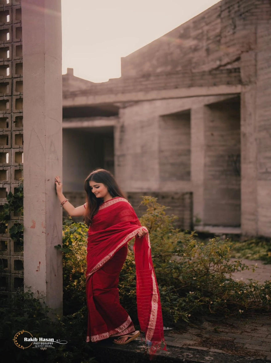 Women's Exclusive Fashionable Trendy Tangail HalfSilk Nakshi Saree – Heritage Maroon & Gold