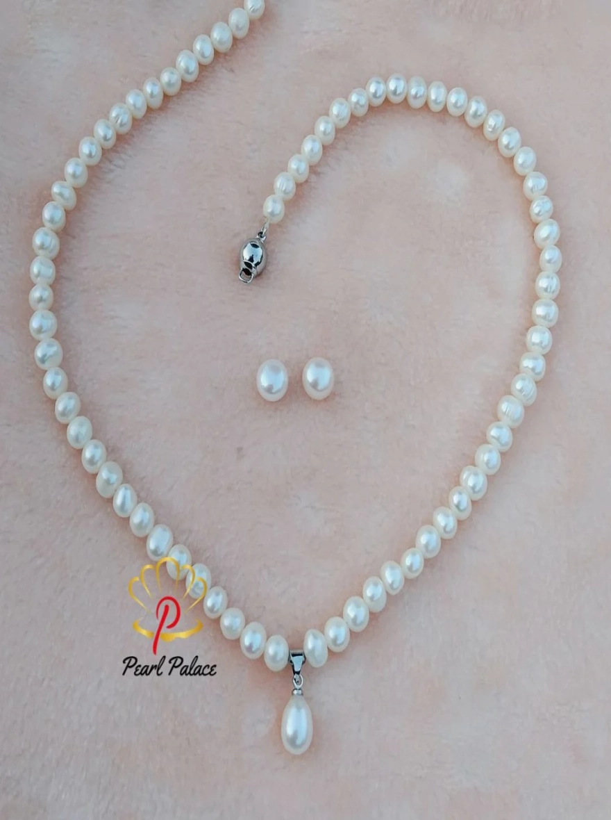 Blush Radiance White Pearl Set.