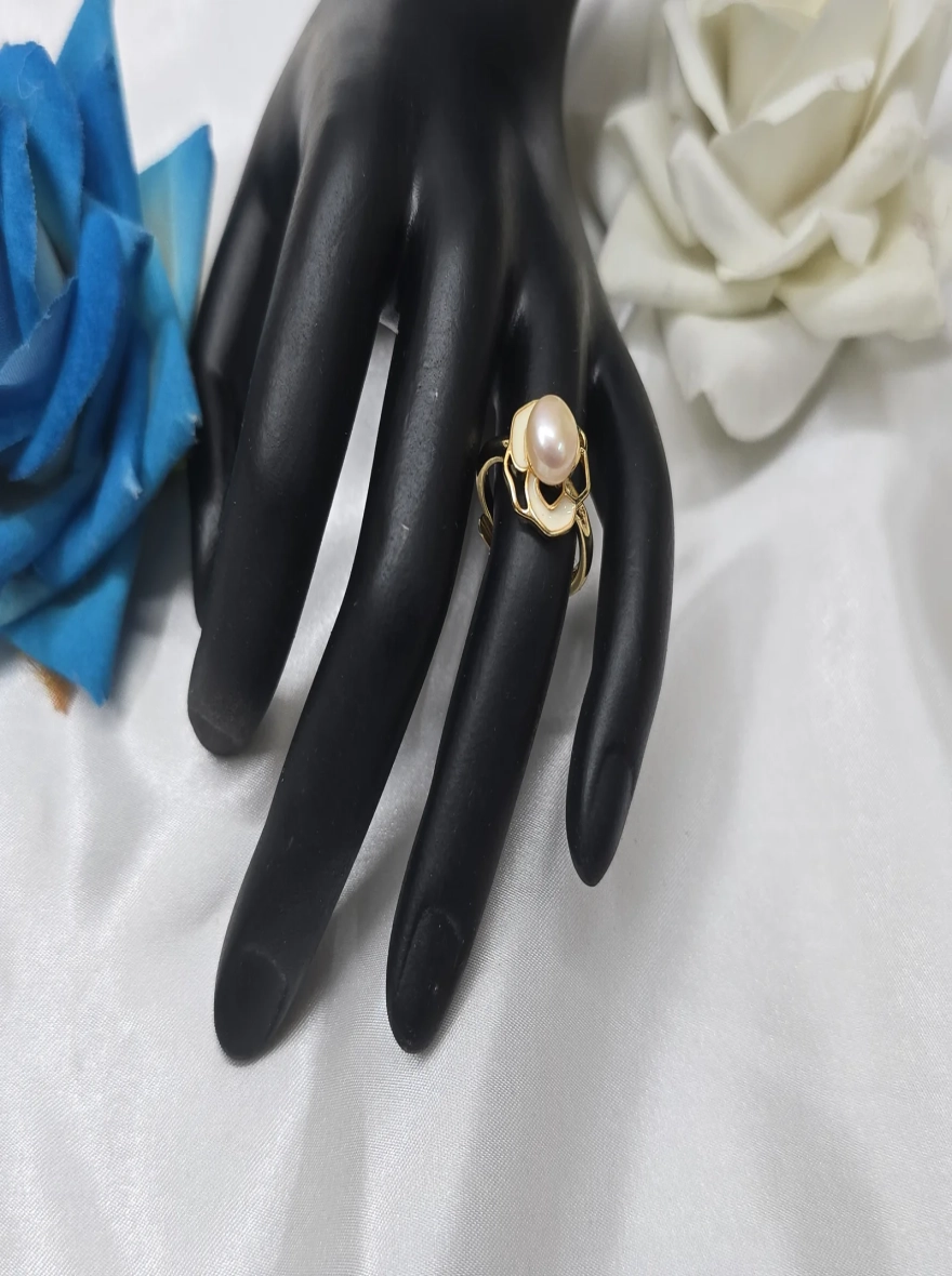 Pink Pearl Rings — Romantic & Dreamy