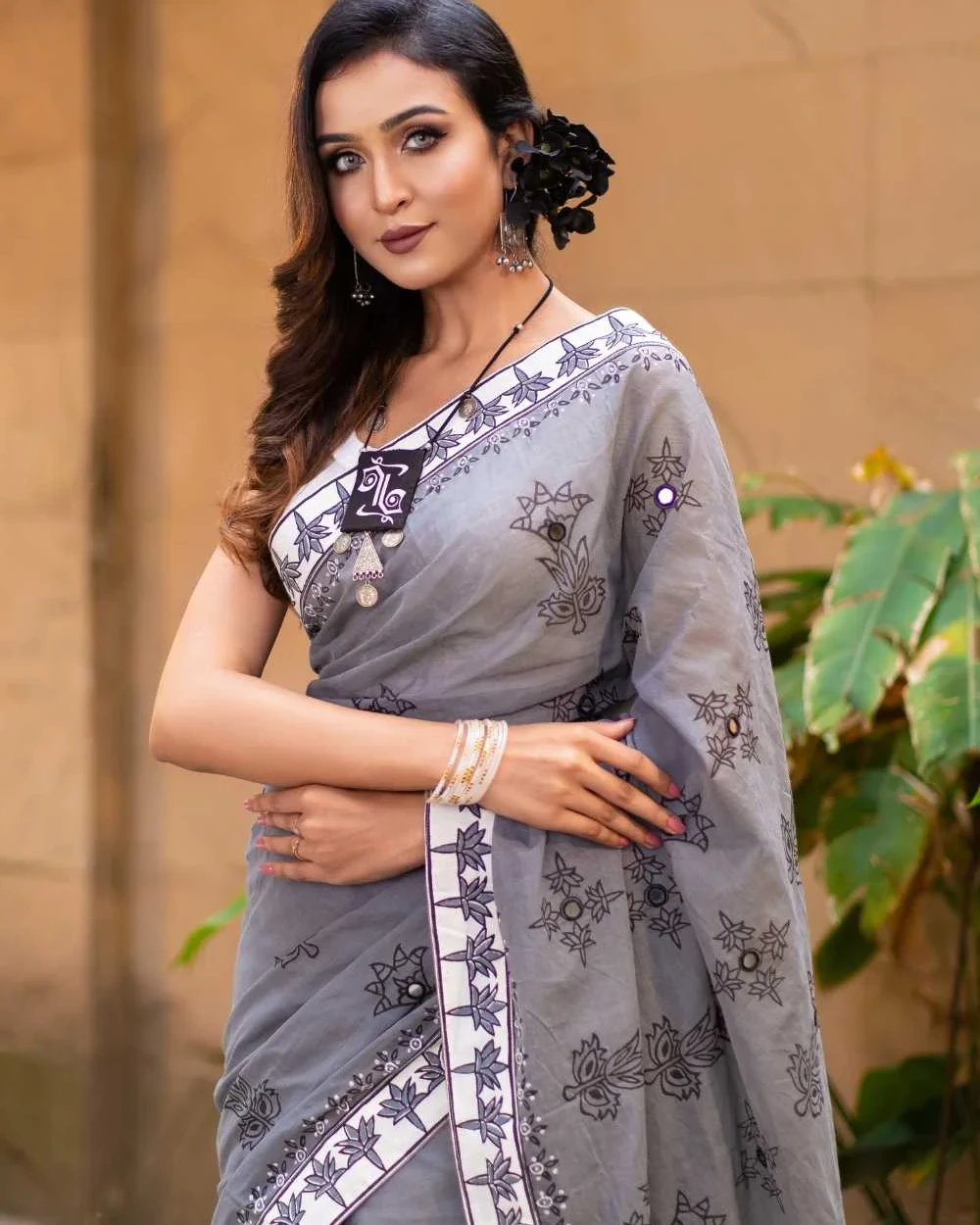 Tube Rose- White Gray